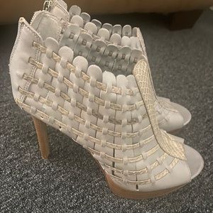 Calvin Klein size 8. Once worn once.